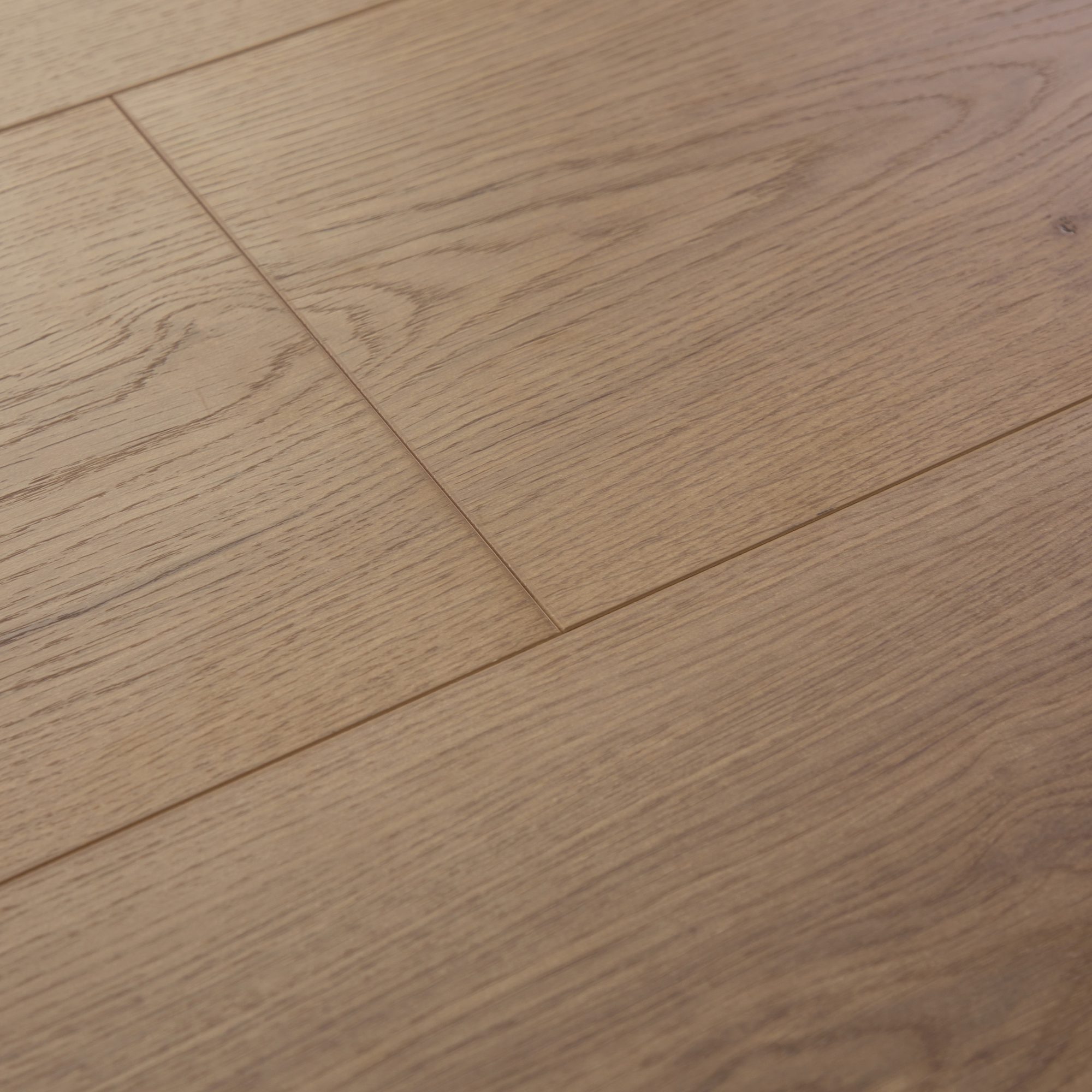 old-town-oak-12mm-laminate-flooring-close-up-2