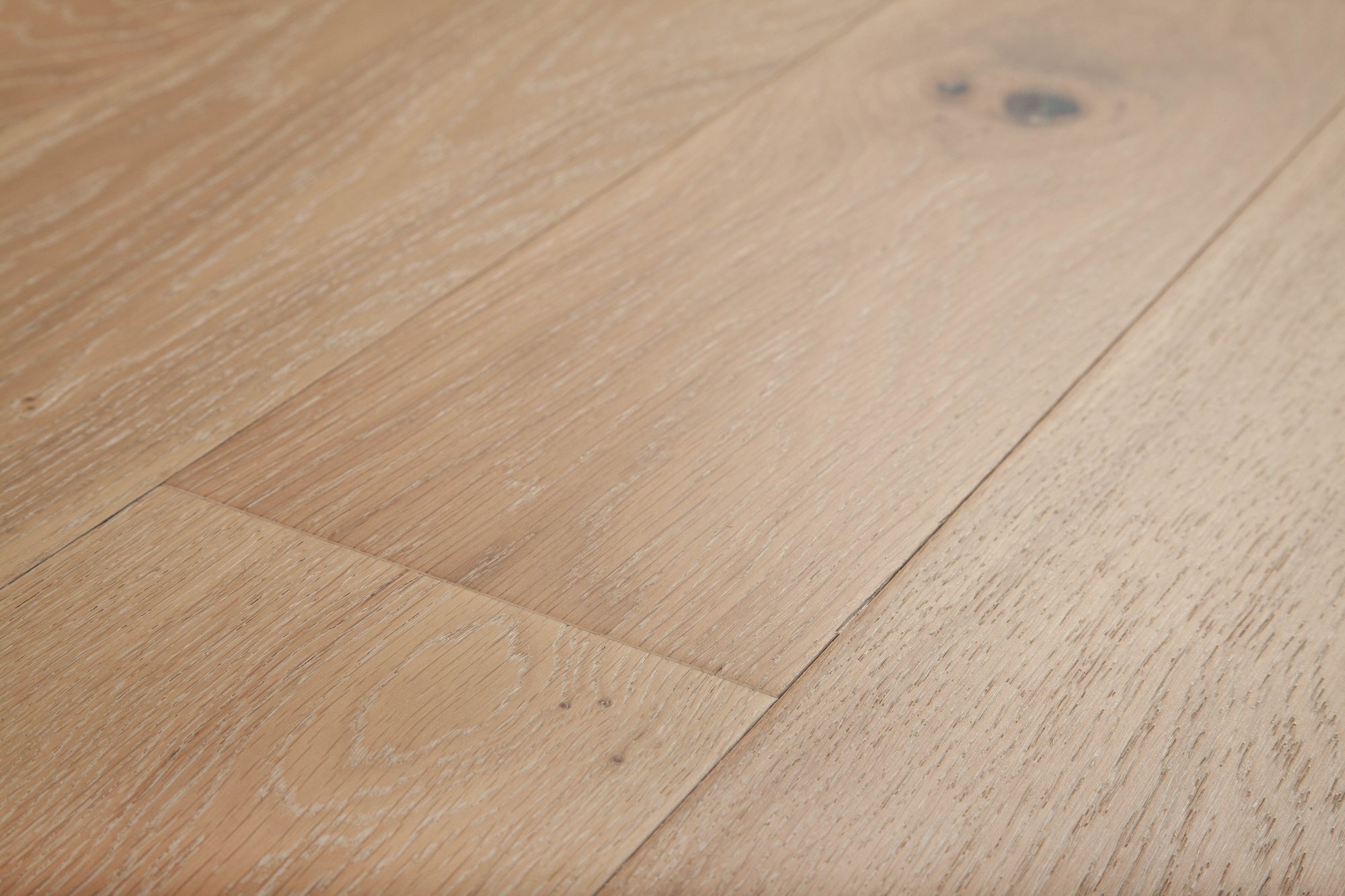 toasted-almond-engineered-hardwood-flooring-plank-detail