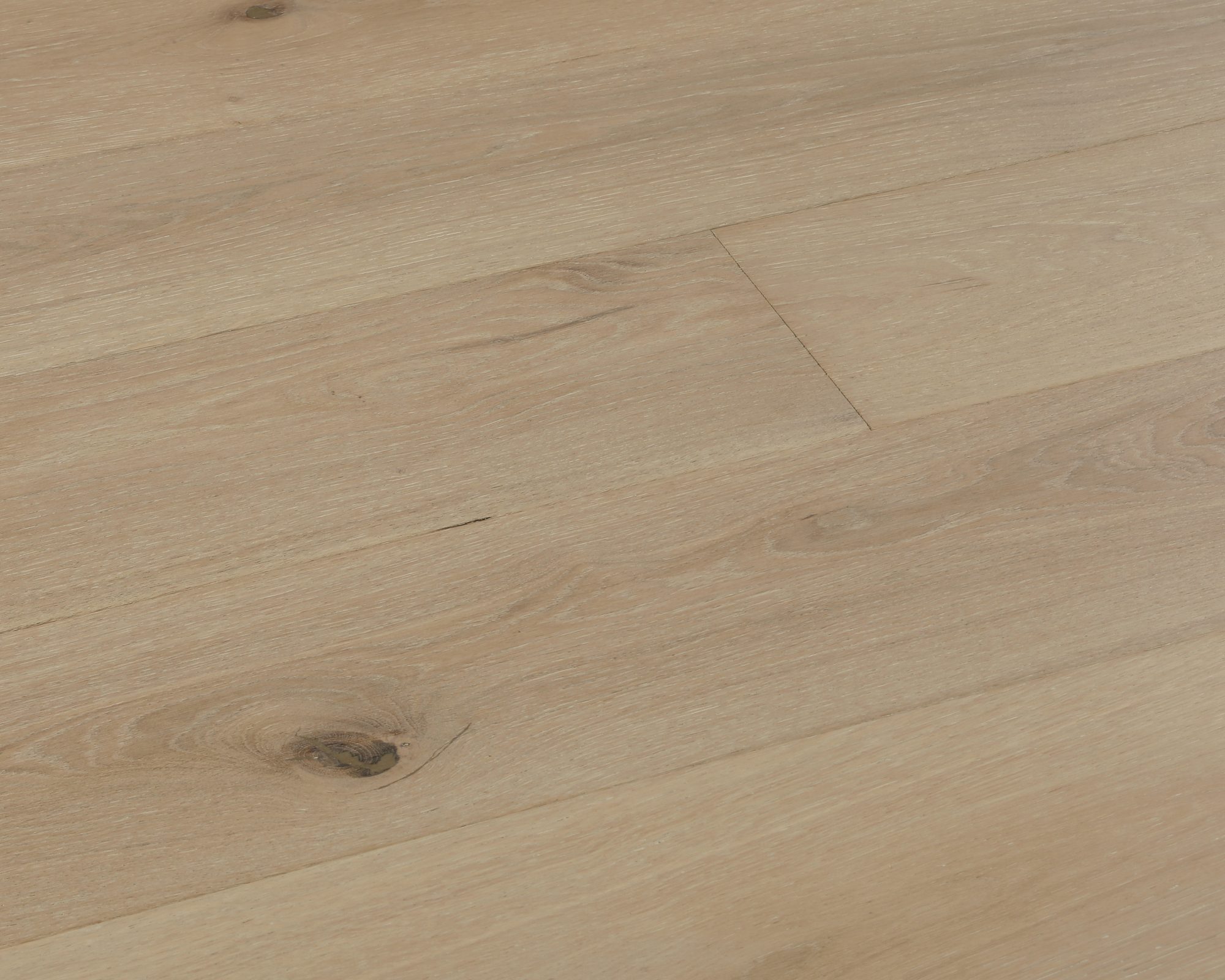 vanilla-vine-engineered-hardwood-flooring-close-up